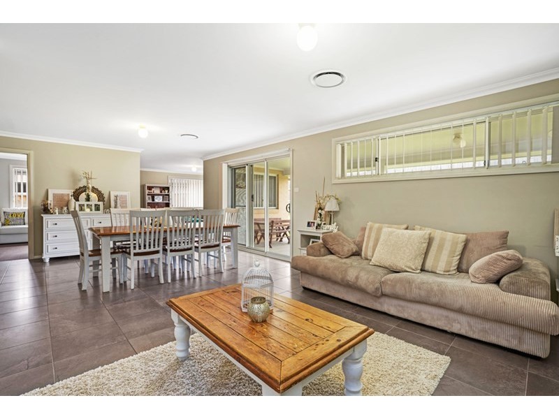 39 McKeachie Drive, Aberglasslyn NSW 2320