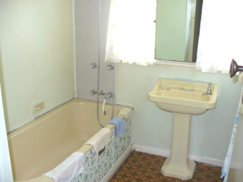 10 Russell Street, Telarah NSW 2320