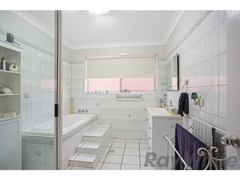 5 Jodi Close, Tenambit NSW 2323