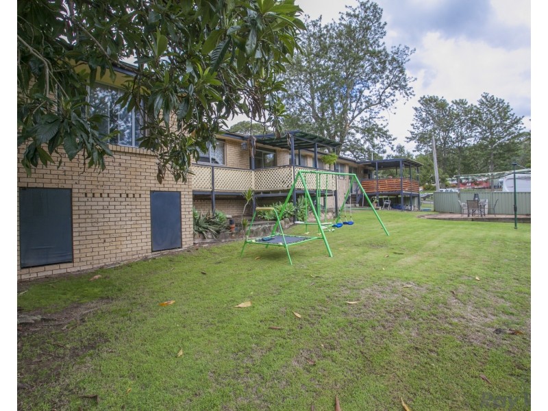 19 Railway Street, Paterson NSW 2421