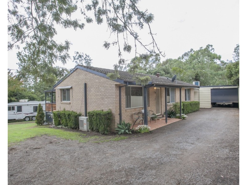 19 Railway Street, Paterson NSW 2421