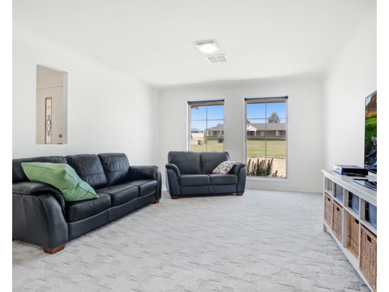 101 Forbes Crescent, Cliftleigh NSW 2321