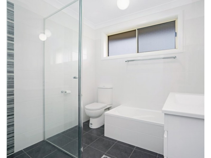 1/3 Skilton Avenue, East Maitland NSW 2323