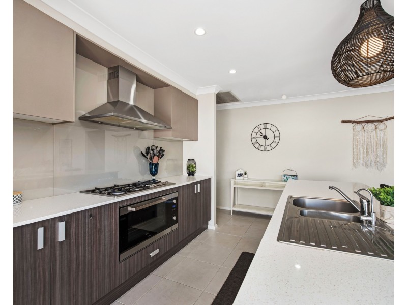 21 Redgum Circuit, Aberglasslyn NSW 2320