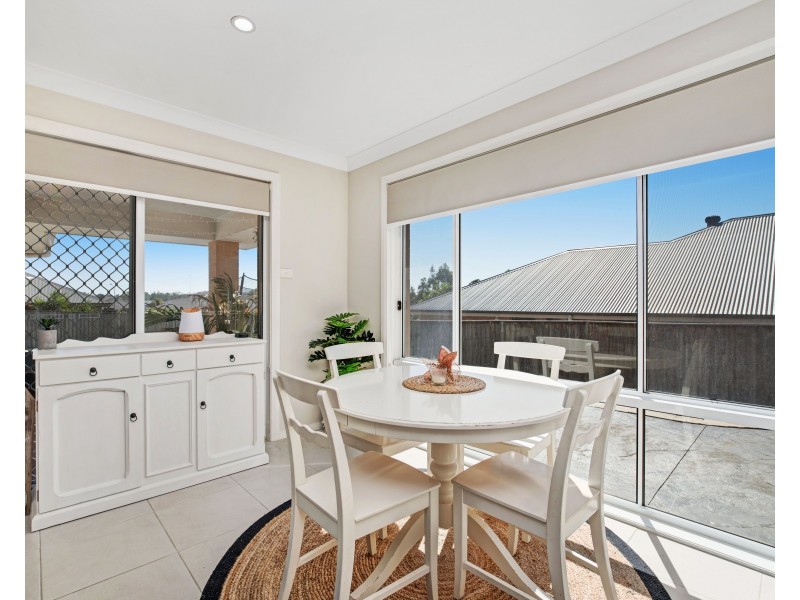 21 Redgum Circuit, Aberglasslyn NSW 2320