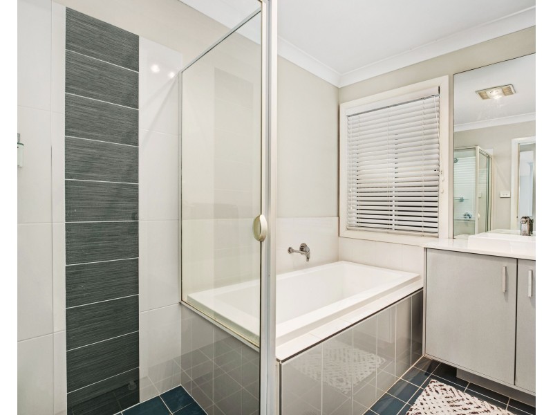 21 Redgum Circuit, Aberglasslyn NSW 2320