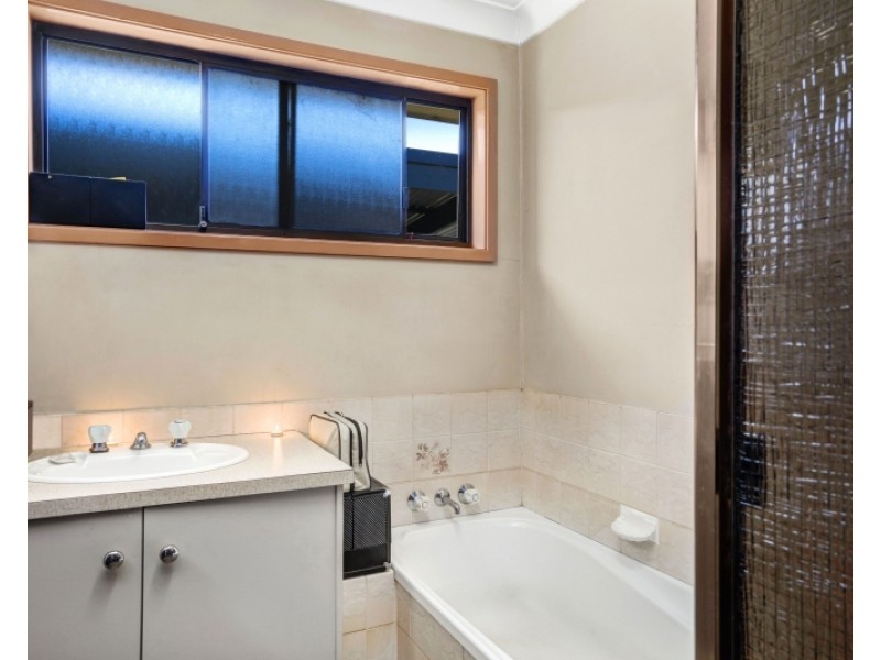 8 Mcleod Avenue, Metford NSW 2323