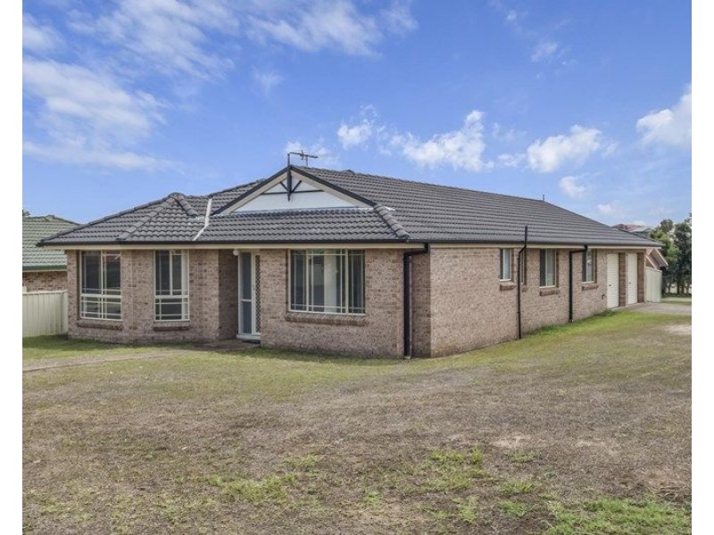 2 Daniel Avenue, Rutherford NSW 2320