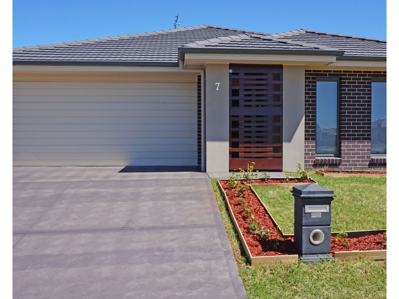 7 Golden Whistler Avenue, Aberglasslyn NSW 2320