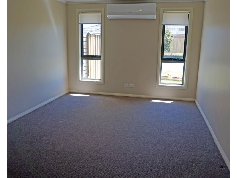 7 Golden Whistler Avenue, Aberglasslyn NSW 2320