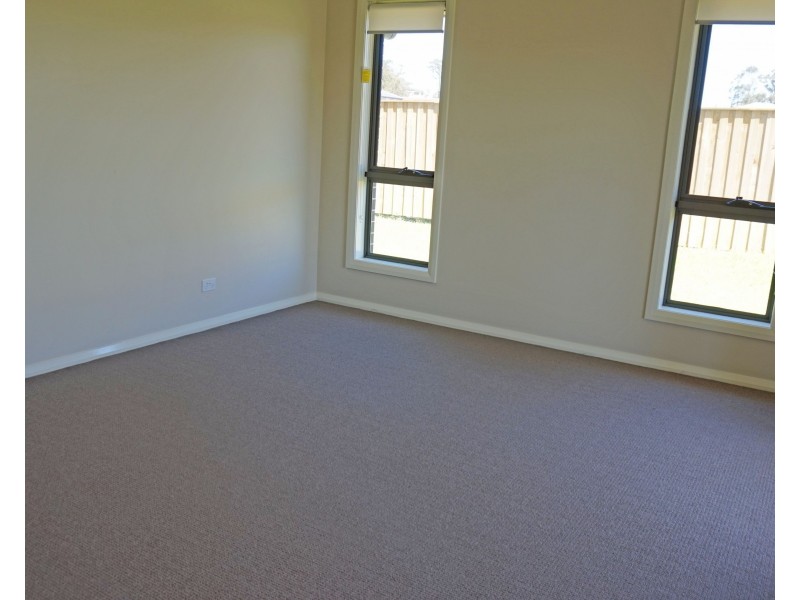 7 Golden Whistler Avenue, Aberglasslyn NSW 2320