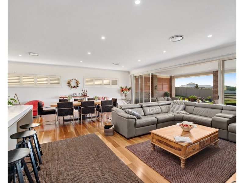 3 Arran Circuit, Largs NSW 2320