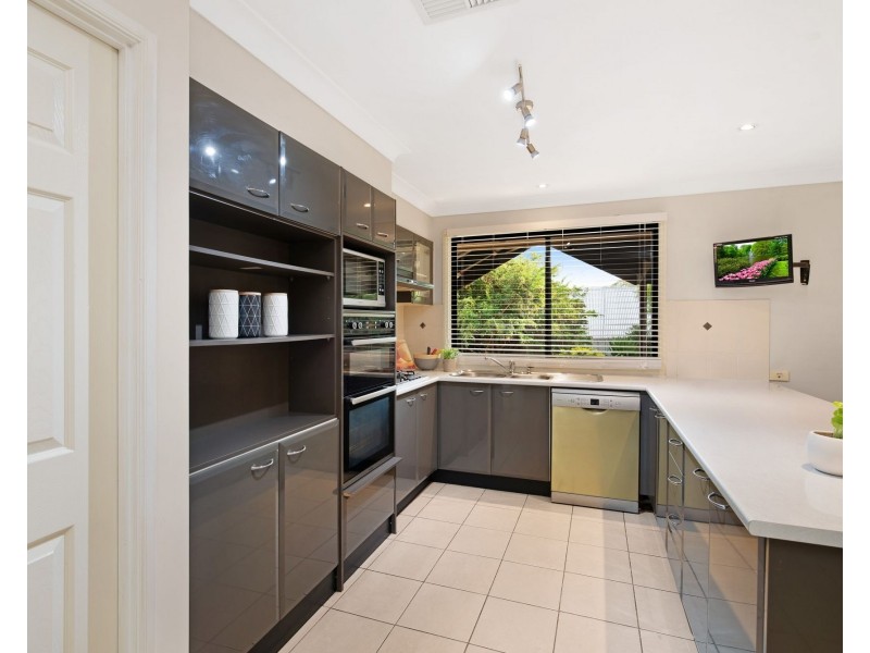 8 Stanley Close, Bolwarra Heights NSW 2320