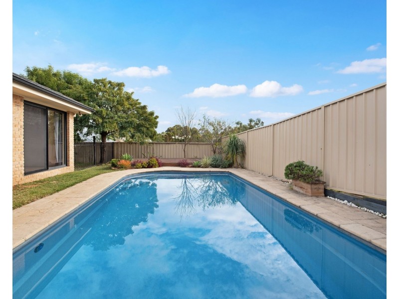 8 Stanley Close, Bolwarra Heights NSW 2320