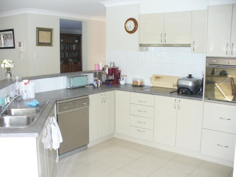 9 Barrington Grove, Thornton NSW 2322