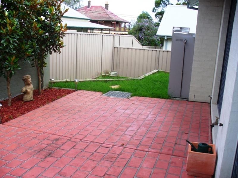 2/70 King Street, East Maitland NSW 2323