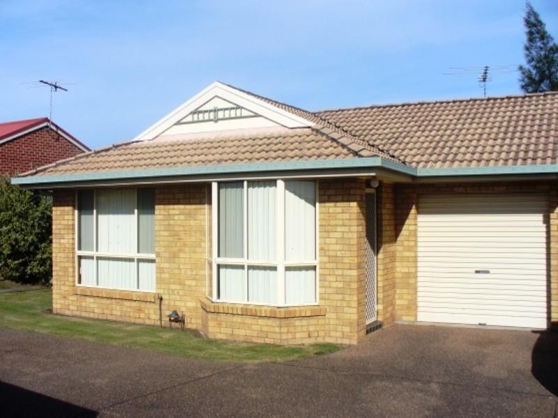 2/6 Justine Parade, Rutherford NSW 2320