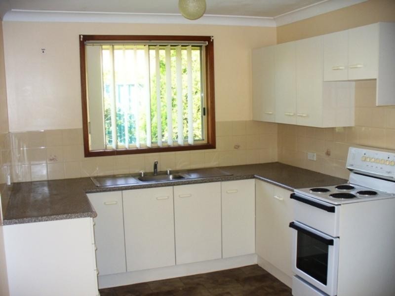 2/6 Justine Parade, Rutherford NSW 2320