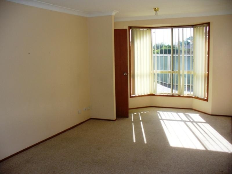 2/6 Justine Parade, Rutherford NSW 2320