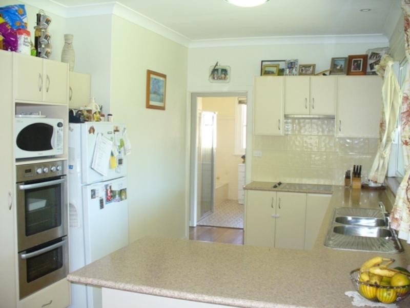 18 Hiland Crescent, East Maitland NSW 2323