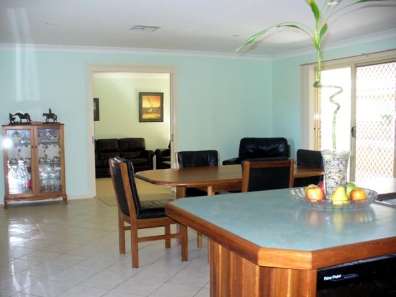 8 Worcester Drive, East Maitland NSW 2323