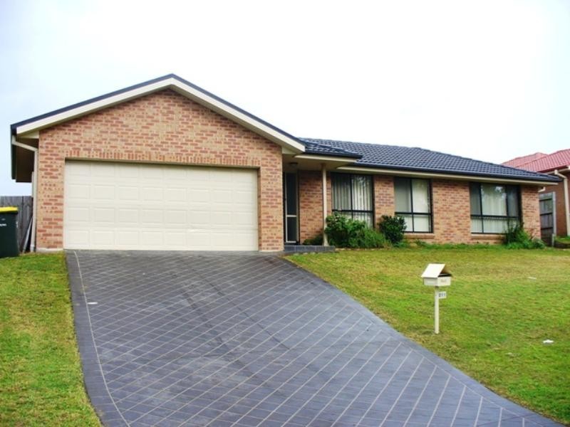 211 Aberglasslyn Road, Aberglasslyn NSW 2320