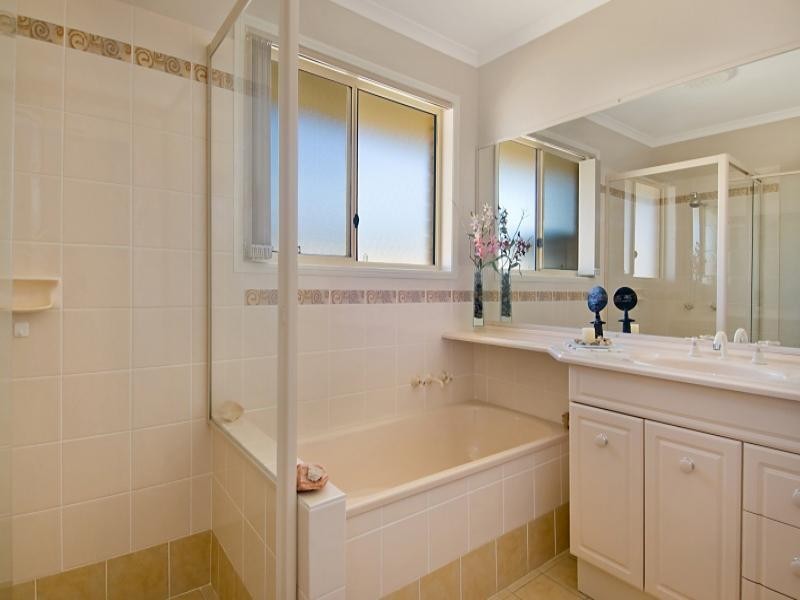 8 Elkin Close, Morpeth NSW 2321