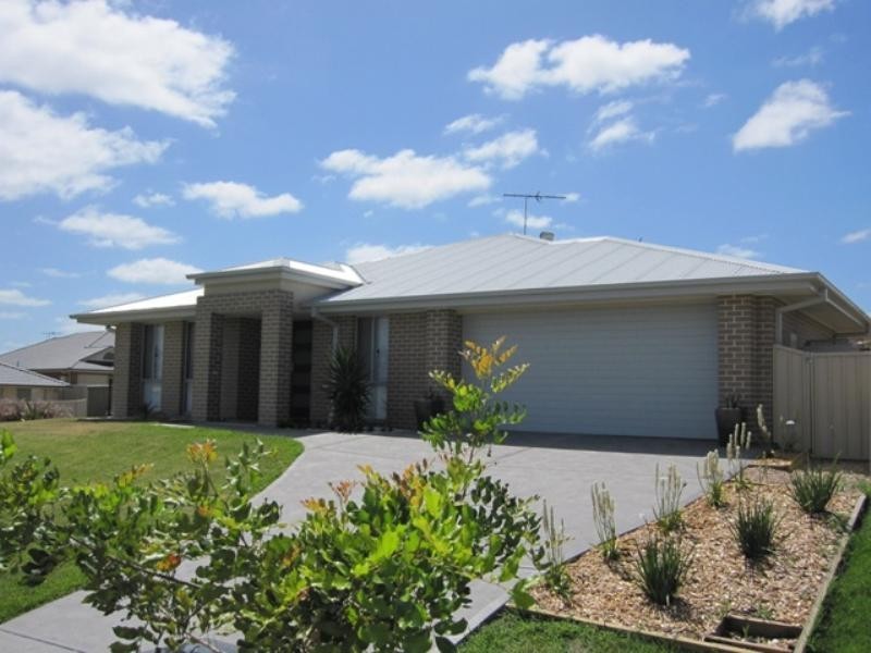 11 Fernleigh Avenue, Aberglasslyn NSW 2320