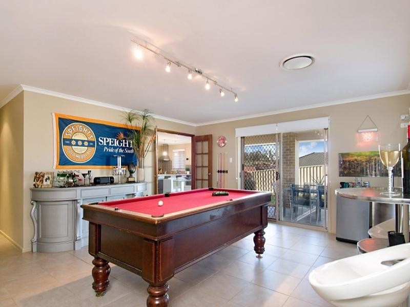 11 Fernleigh Avenue, Aberglasslyn NSW 2320