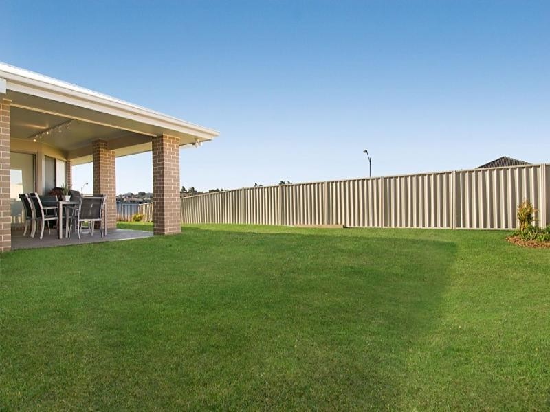 11 Fernleigh Avenue, Aberglasslyn NSW 2320