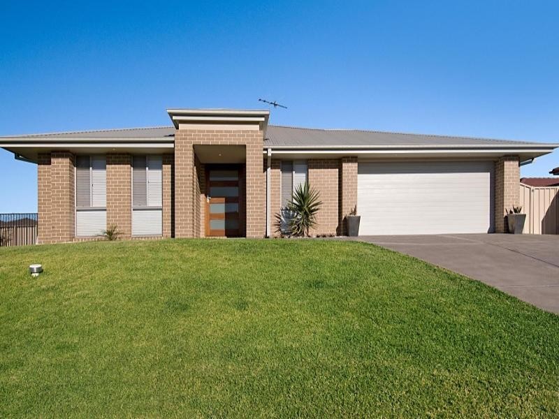 11 Fernleigh Avenue, Aberglasslyn NSW 2320