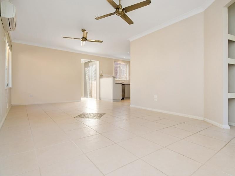 1/2 Baker Drive, Tenambit NSW 2323