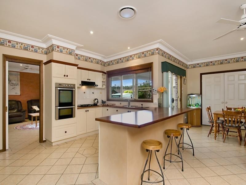 14 Lochend Circuit, East Maitland NSW 2323