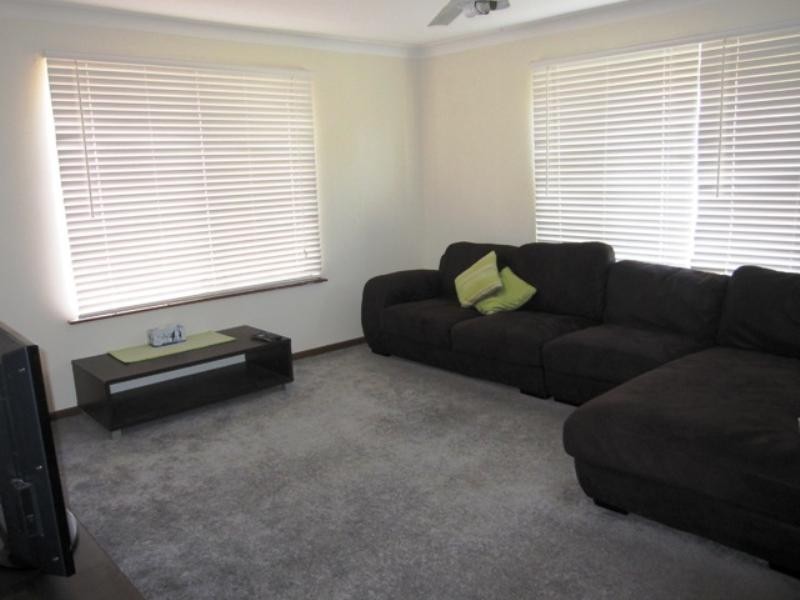 16 Chelmsford Drive, Metford NSW 2323