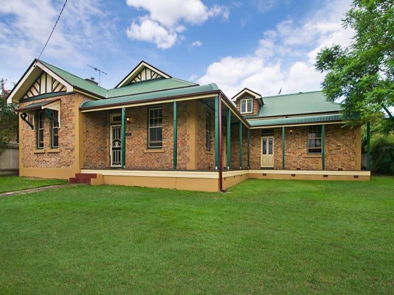 18 Raymond Terrace Road, East Maitland NSW 2323