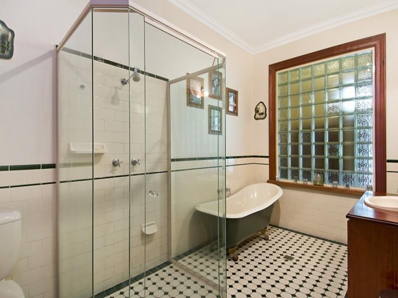 18 Raymond Terrace Road, East Maitland NSW 2323