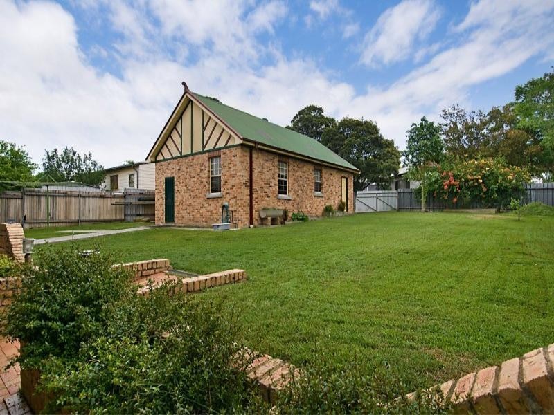 18 Raymond Terrace Road, East Maitland NSW 2323