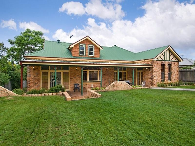 18 Raymond Terrace Road, East Maitland NSW 2323