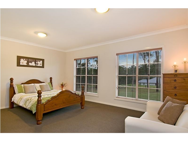 11 Regal Place, Seaham NSW 2324