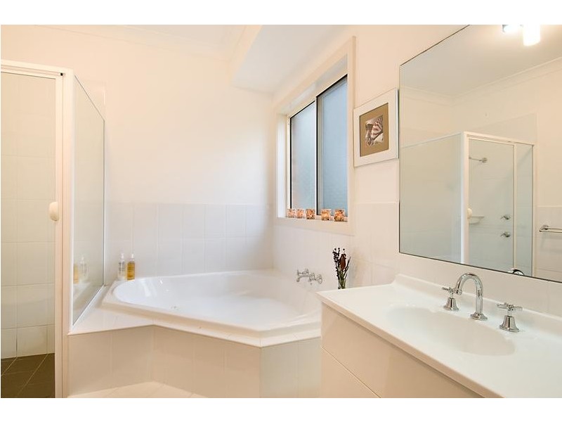 11 Regal Place, Seaham NSW 2324