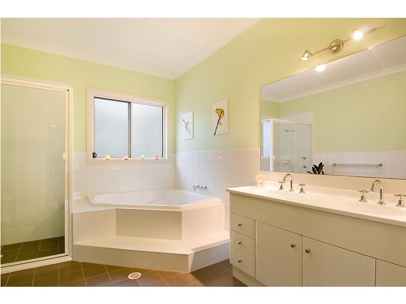 11 Regal Place, Seaham NSW 2324