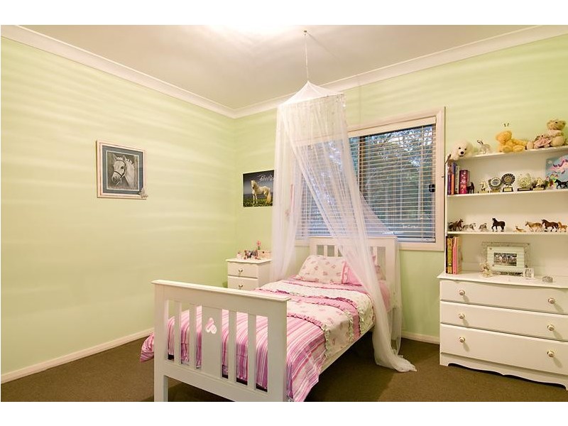 11 Regal Place, Seaham NSW 2324