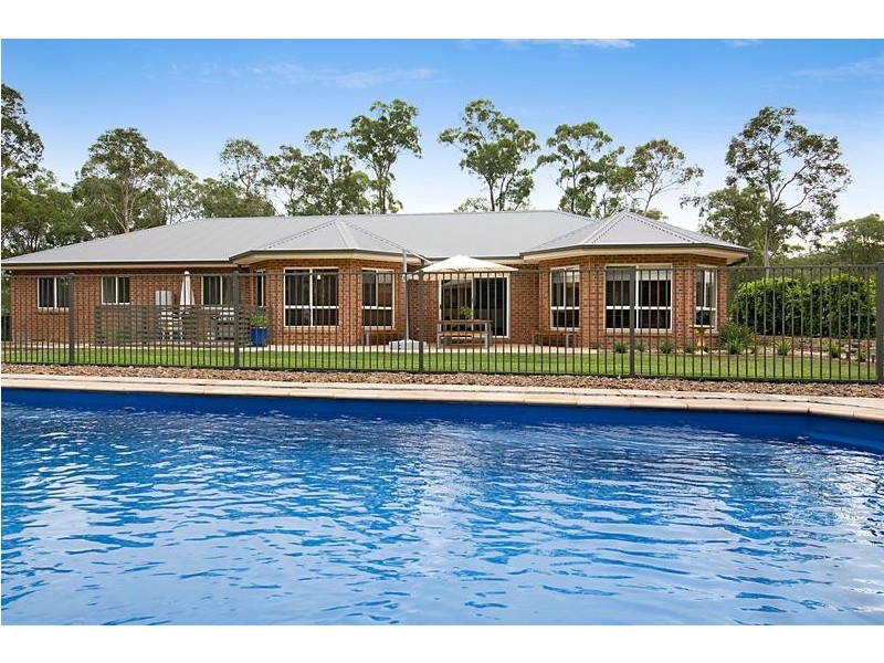 11 Regal Place, Seaham NSW 2324