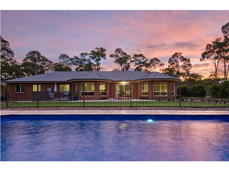 11 Regal Place, Seaham NSW 2324