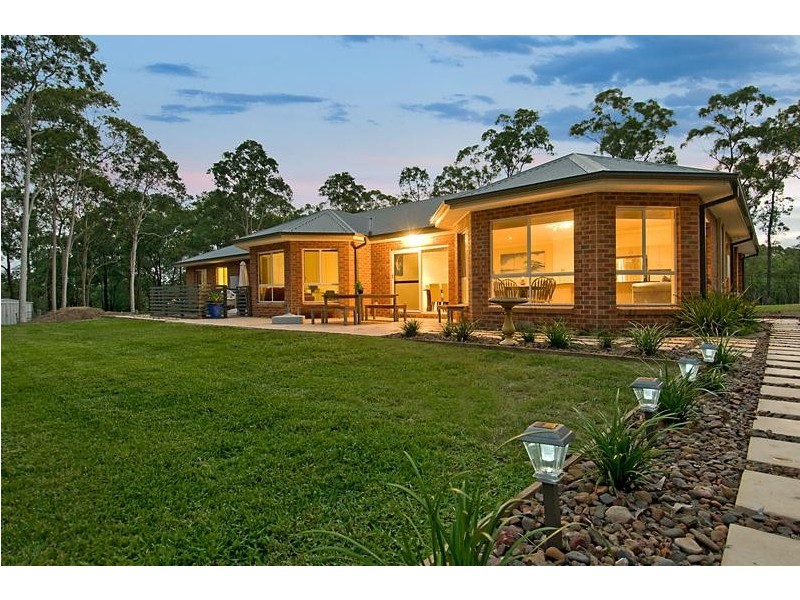 11 Regal Place, Seaham NSW 2324