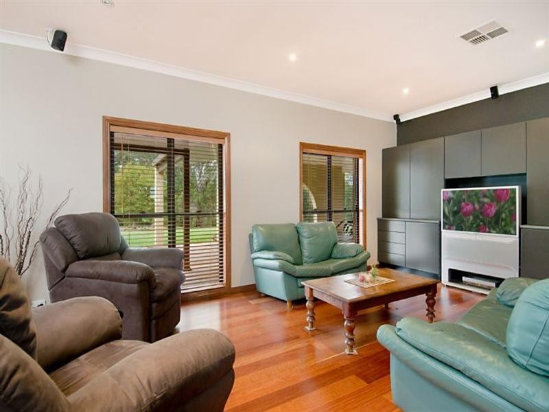 3 Giles Road, Seaham NSW 2324