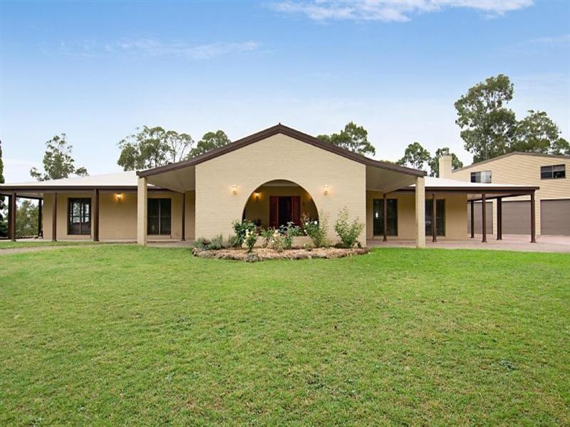 3 Giles Road, Seaham NSW 2324
