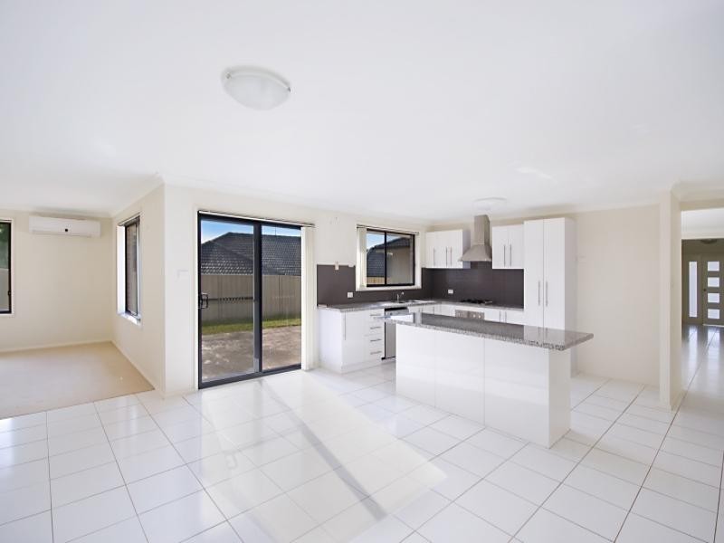 30 Nicolena Crescent, Rutherford NSW 2320