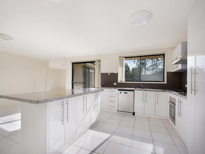 30 Nicolena Crescent, Rutherford NSW 2320