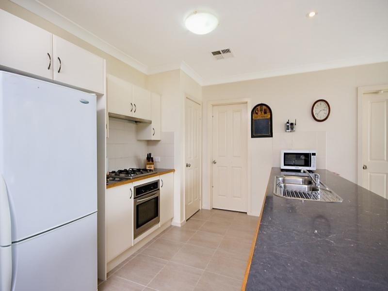 4 Amber Grove, Bolwarra Heights NSW 2320